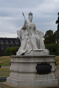 There she is! Victoria in Kensington Gardens