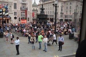 Piccadilly Circus crowds